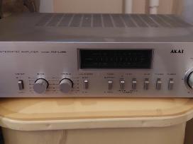 Akai stiprintuvas ir Sanyo koloneles