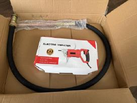Giluminis betono vibratorius