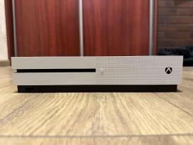 Xbox One S 1tb + 2 pulteliai + 6 žaidimai