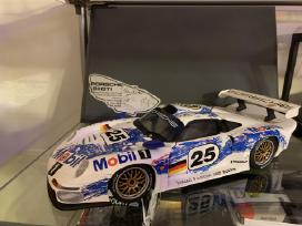 Modelis Ut Models 1:18 Porsche 911 Gt1 – Le Mans