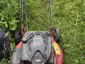 Žoliapjovė Briggs and Stratton variklis