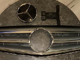 W204 originalios priekinės grotelės