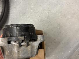 Bmw Originali variklio pagalvė (Engine Mount)