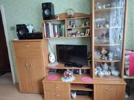 Parduodu geros būklės sekciją ir spintą