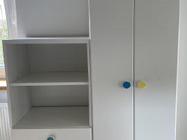 Parduodamos dvi baltos naudotos spintos