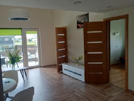 Išnuomuojamas jaukus, šviesus 3 kambarių butas.