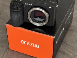 Sony A6700