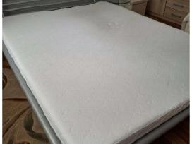 Metalo karkaso lova su čiužiniu 160x200