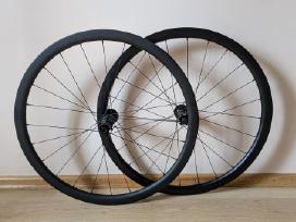 Nauji 28" carbon ratai