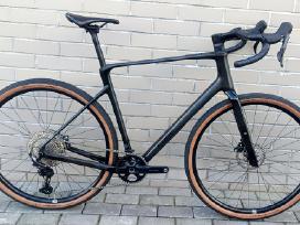 Cube Nuroad c:62 One carbon gravelis XL dydžio.