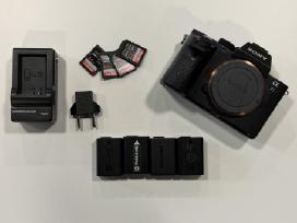 Sony a7s II fotoaparatas su priedais