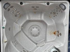 Lauko sūkurinė vonia jacuzzi