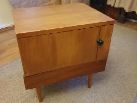 Mid Century spintelė
