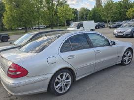 Mercedes benz w211 e320
