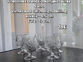 Vintažinės krištolinės taurės brendžiui, konjakui
