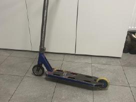 Custom triukinis paspirtukas.