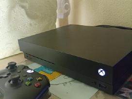 Xbox one x 1tb