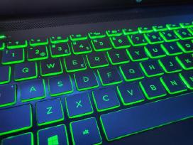 Hp 15,6 / i5 7300hq / 12 GB / Nvme / G T. X. / Fhd