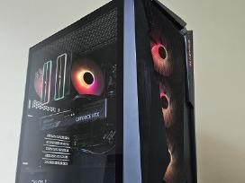 Kompiuteris su Rtx 5070 Ti , 7 7800x3d , 32gb