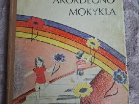 Akordeono mokykla. A. Baiks