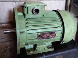 Trifazis elektros variklis 1,5 kw 1400 aps