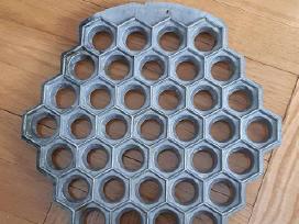 Koldūnų gaminimo forma metalinė.vintažinė sovietų