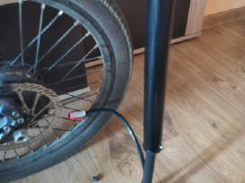 Gera, lengva ir kompaktiška dviračio pompa.siunčiu