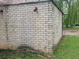 Atiduodu dovanoju garažą nusikelti