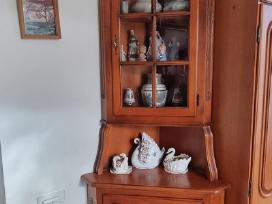 Retro,kompaktiška kampinė medinė indauja/bufetukas