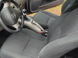 Parduodu Toyota