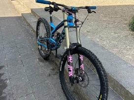 Parduodamas YT Industries downhill dviratis