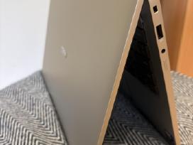 Dell Pro 14 su Intel(r) Core(t) Ultra 5 236v (8 pr