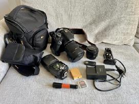 Canon EOS 600d su 2 objektyvais, blykste, priedais