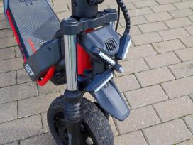 Skelbimo 'Segway Ninebot Zt3 Pro E1600 W kaip naujas' paveikslėlis