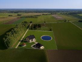 4,8 ha su mišku - sodybai + tik ~87€/a