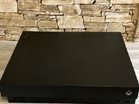 Xbox one X 1tb + pultelis,dėžė