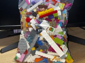 Parduodu 2 Lego maišiukus po 800g. Kaina 9-10eur