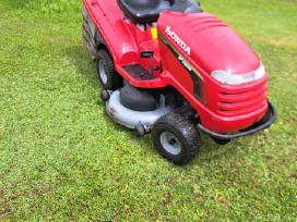 Honda Hf2620 sodo vejos traktoriukas