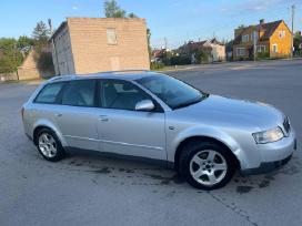 Audi A4 ir Toyota corola verso