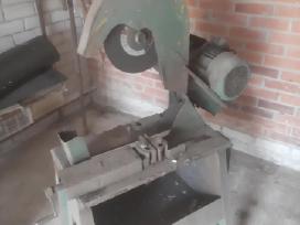 Metalo pjovimo staklės