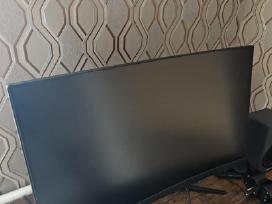 Msi lenktas 24 coliu monitorius.
