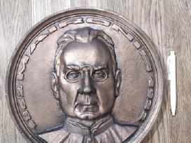 Bareljefas Maironis