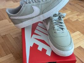 Nike batai