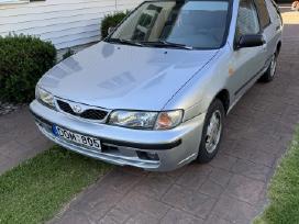 Tvarkinga, nesupuvusi Nissan Almera