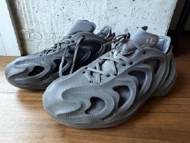 Adidas kedai (44)