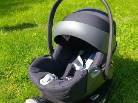 Parduodu naudota automobilio kėdutė Cybex su baze.