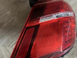 Volvo XC60 II galinis žibintas turi nuskilimą