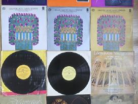 Parduodu naudotas vinilines plokšteles