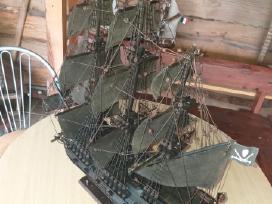 Burinio laivo modelis