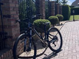 Giant hardtail carbon dviratis